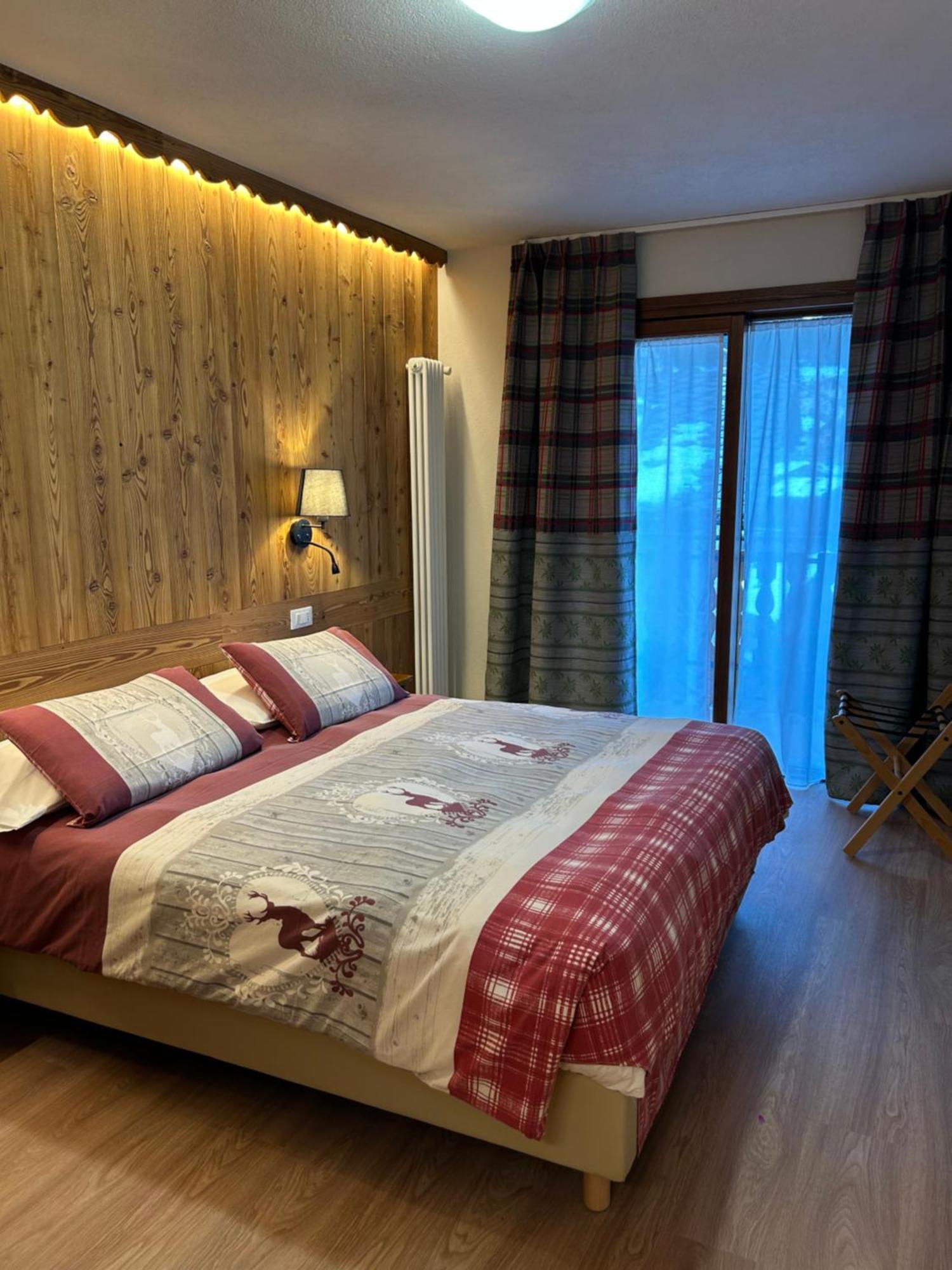 Hotel Edelweiss Pré-Saint-Didier Екстериор снимка