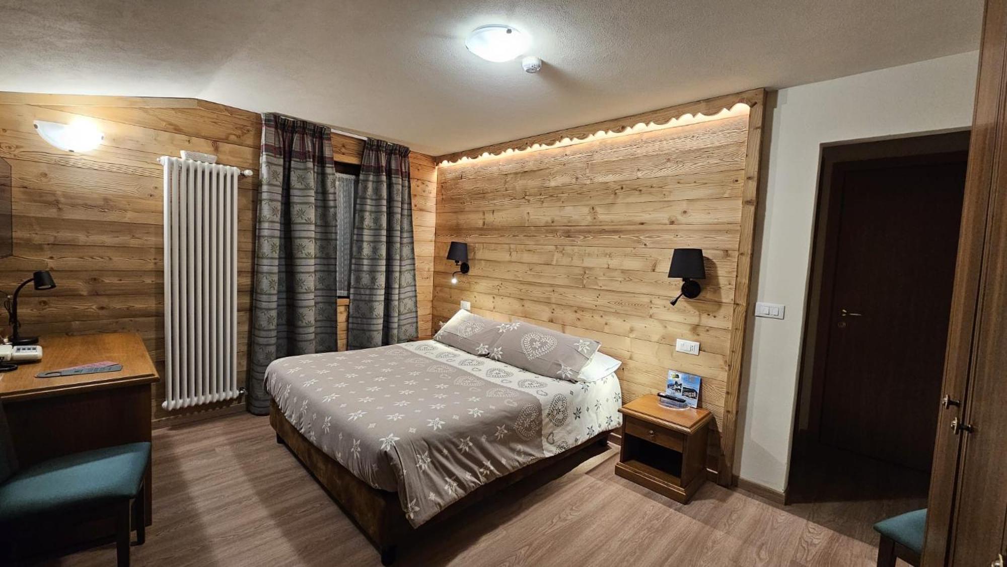 Hotel Edelweiss Pré-Saint-Didier Екстериор снимка