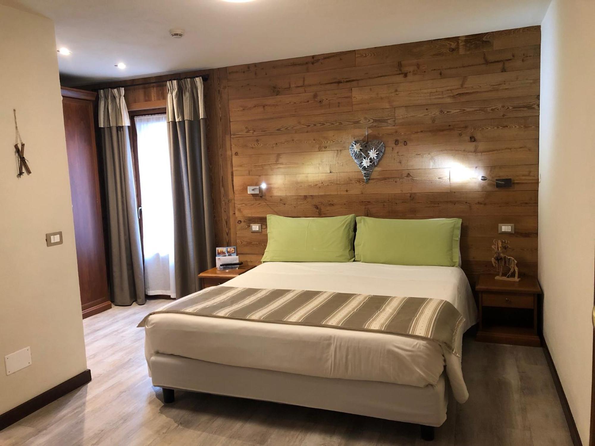 Hotel Edelweiss Pré-Saint-Didier Екстериор снимка