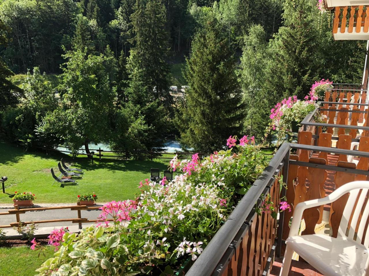 Hotel Edelweiss Pré-Saint-Didier Екстериор снимка