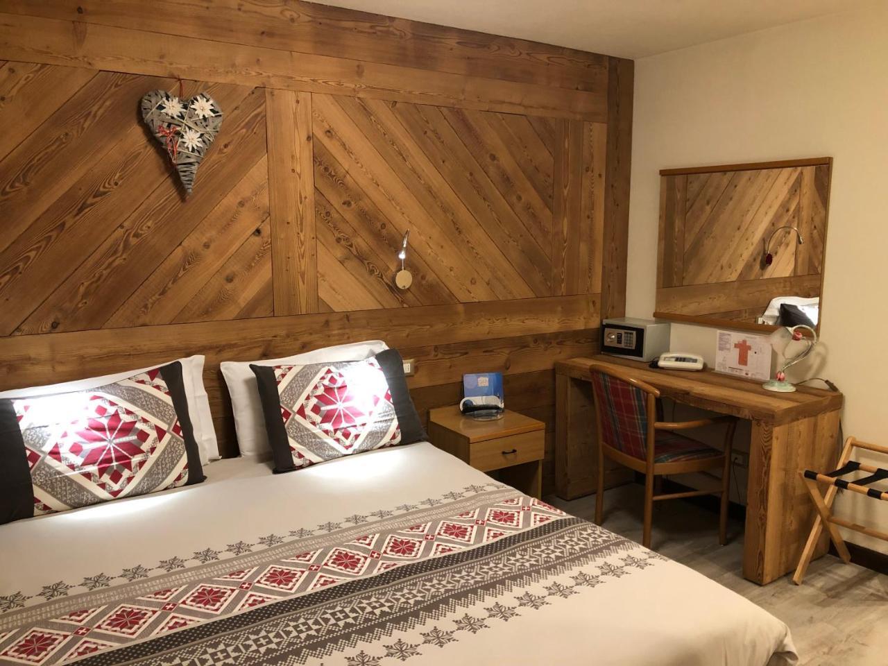 Hotel Edelweiss Pré-Saint-Didier Екстериор снимка